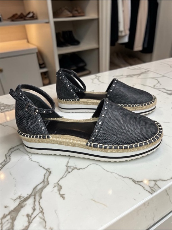 Jennifer Lopez Shoes - JLO Jennifer Lopez Black Reptile Pattern Leather Platform Sandals Size 9.5M/41